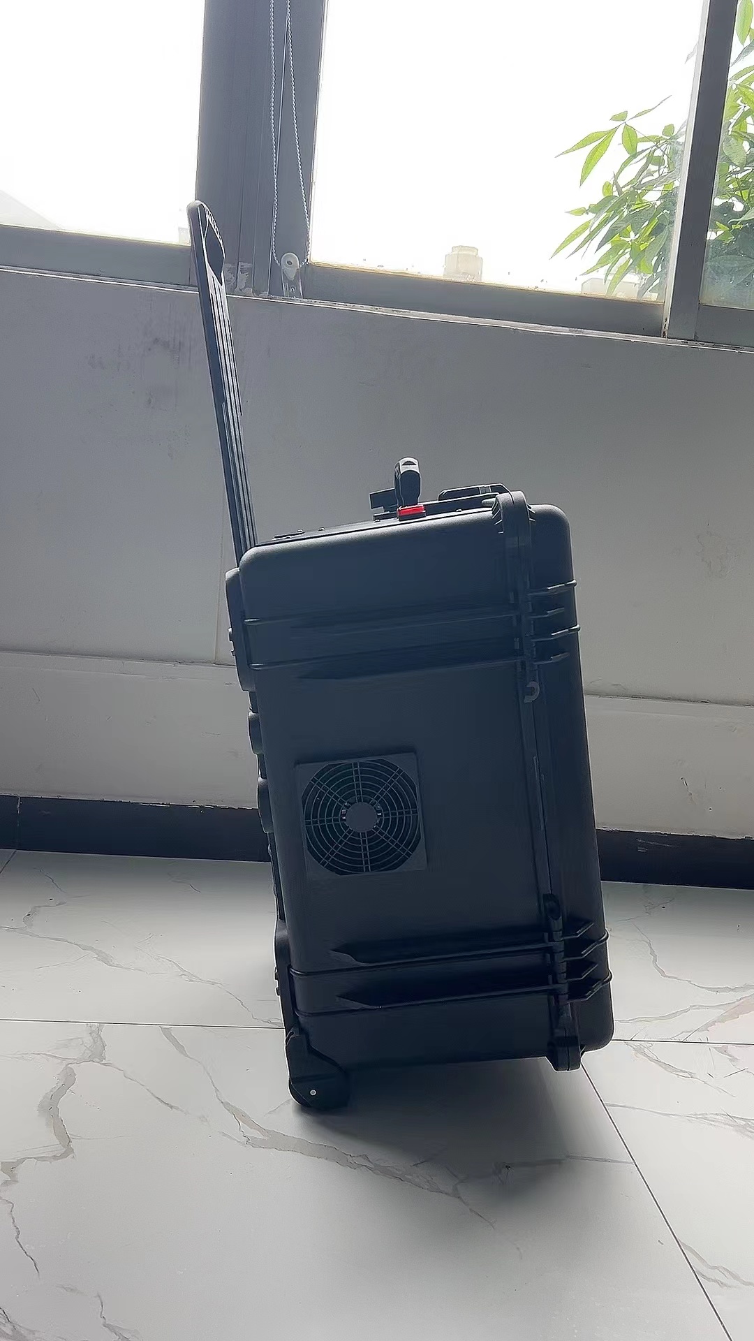 宜君手拉箱型移动通信干扰器